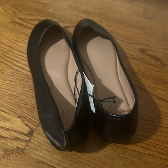 Universal thread, black ballet flats - Picture 3 of 4